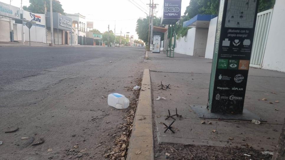 Arrojan ponchallantas por la colonia Tierra Blanca en Culiacán 