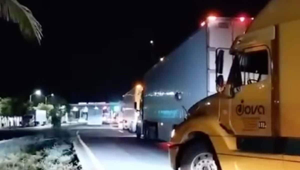 Bloquean la Maxipista por enfrentamientos al sur de Culiacán