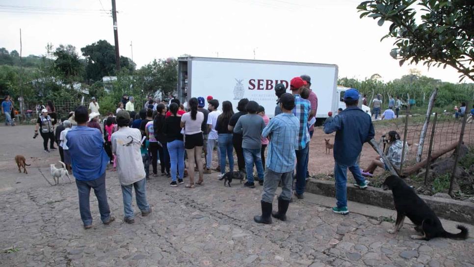 Gobierno de Sinaloa entrega apoyos a familias afectadas por la violencia en Concordia 