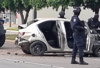 Policías encuentran vehículo abandonado en accidente en Culiacán