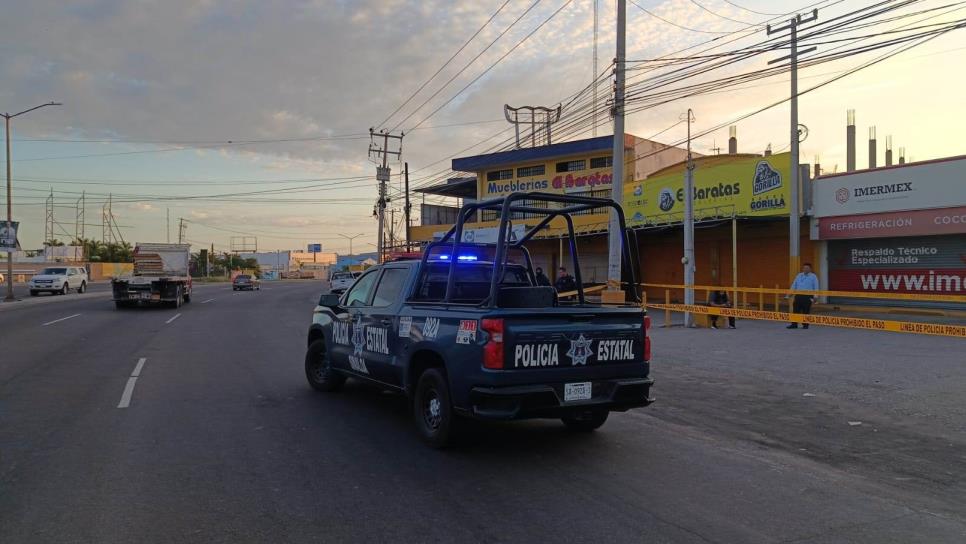 Amarrado y ejecutado a balazos arrojan cuerpo de joven sobre el bulevar Pedro Infante en Culiacán