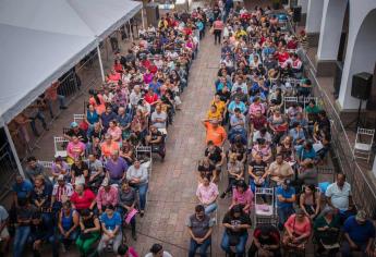 Alcalde de Culiacán entrega la segunda etapa de cheques de apoyo a comerciantes