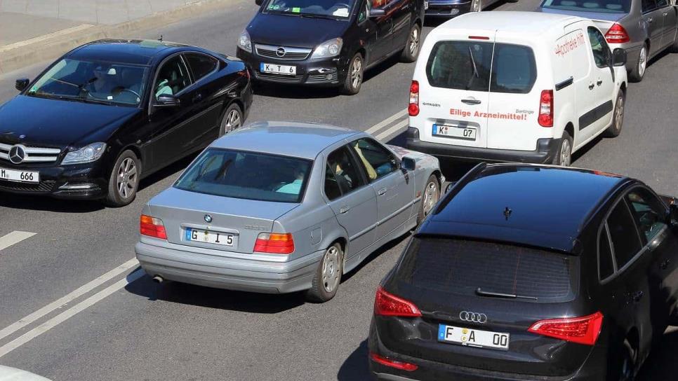 ¿Qué significa la letra "L" en la palanca de cambios de un auto automático?