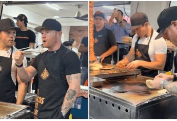 Canelo Álvarez se pone mandil y sirve tacos