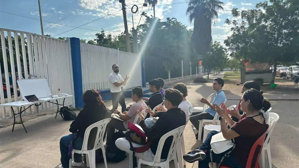 Los alumnos decidieron tomar las clases por su propia cuenta. FOTO: Luz Noticias