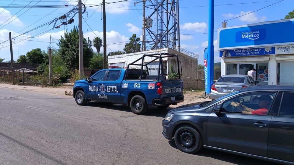 Abandonan camioneta baleada en la colonia Loma de Rodriguera al norte de Culiacán