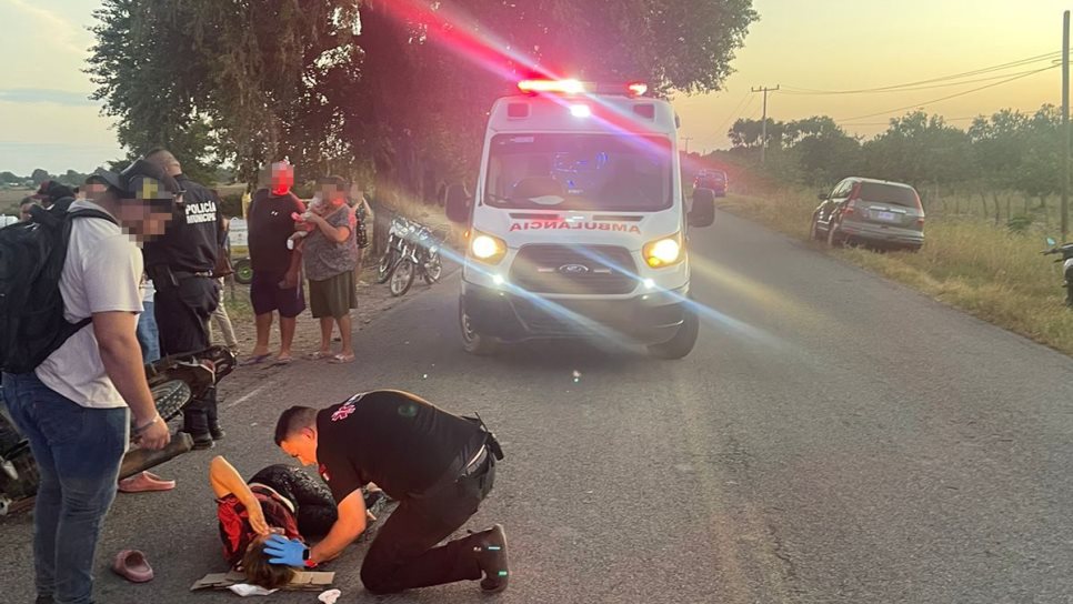 Choque de dos motocicletas deja cuatro lesionados en Higuera de Zaragoza 