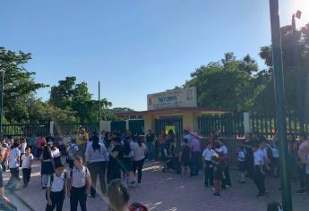 Techo a punto de caer en la cabeza de alumnos en escuela Benito Juárez, Los Mochis