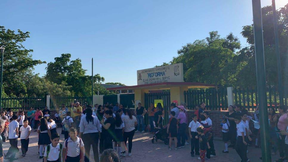 Techo a punto de caer en la cabeza de alumnos en escuela Benito Juárez, Los Mochis