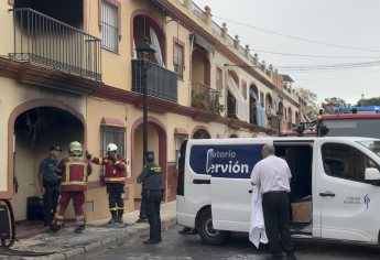 Muere familia tras explotar un celular que dejaron cargando