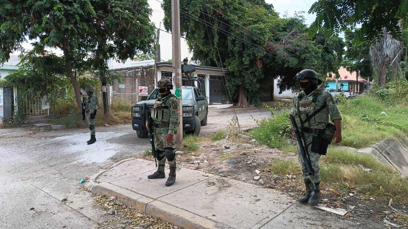 Los elementos militares en el sitio.