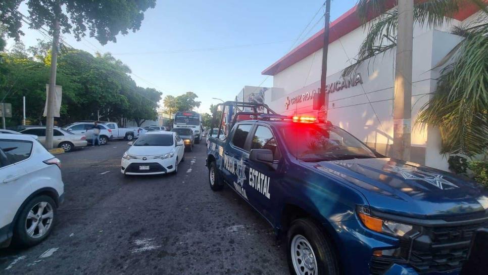 Hombre herido de bala llega a la Cruz Roja de Culiacán