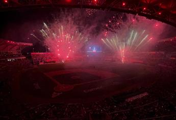 Entre fuegos artificiales inicia temporada de la Liga Mexicana del Pacífico en Mazatlán