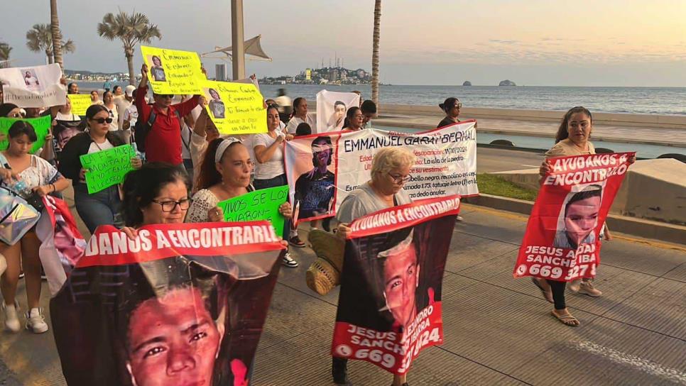 Con gritos y pancartas, familiares de desaparecidos en Mazatlán exigen la pronta aparición de sus seres queridos