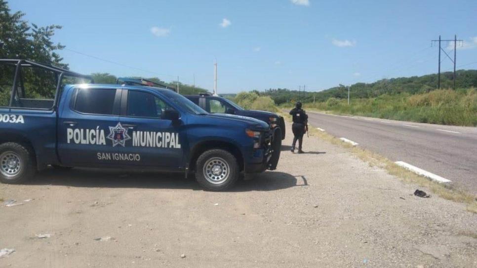 Localizan cuerpo de mujer en la carretera Mazatlán-Culiacán en San Ignacio