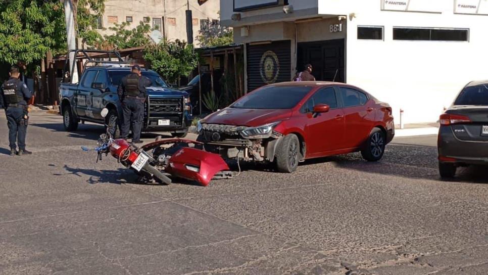 Motociclista termina lesionado al ser embestido por el conductor de un vehículo