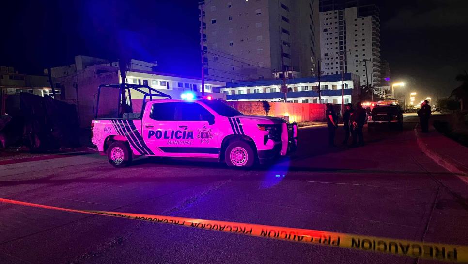 Asesinan a balazos a dos personas cerca del malecón de Mazatlán