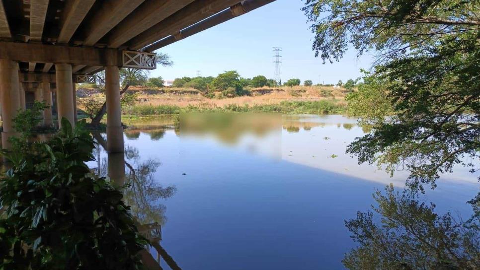 Localizan a una persona flotando en el río Humaya, Culiacán