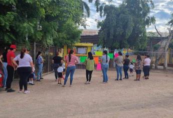 Conflicto educativo en El Roble: Padres exigen solución por ausencia de maestra