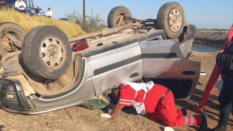 Vuelca un hombre en El Huitussi, Guasave; lo localizan con heridas e inconsciente