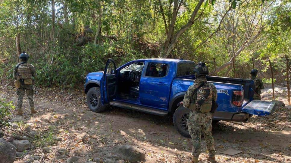 Armada de México asegura vehículos con armamento en Elota