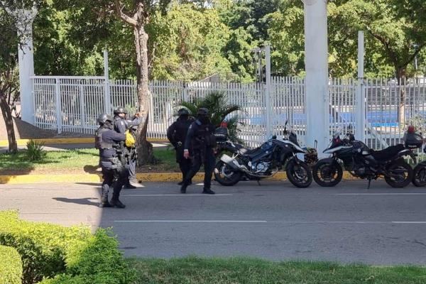 Localizan hielera con mensaje en la entrada del Parque 87 en Culiacán