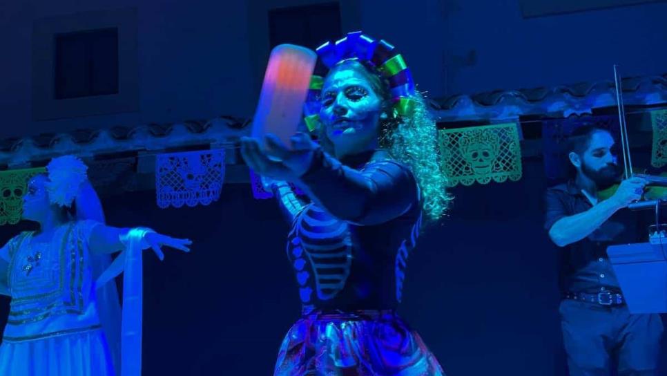 Catrinas y calacas se alistan para la Tradicional Callejoneada de Día de Muertos en Mazatlán