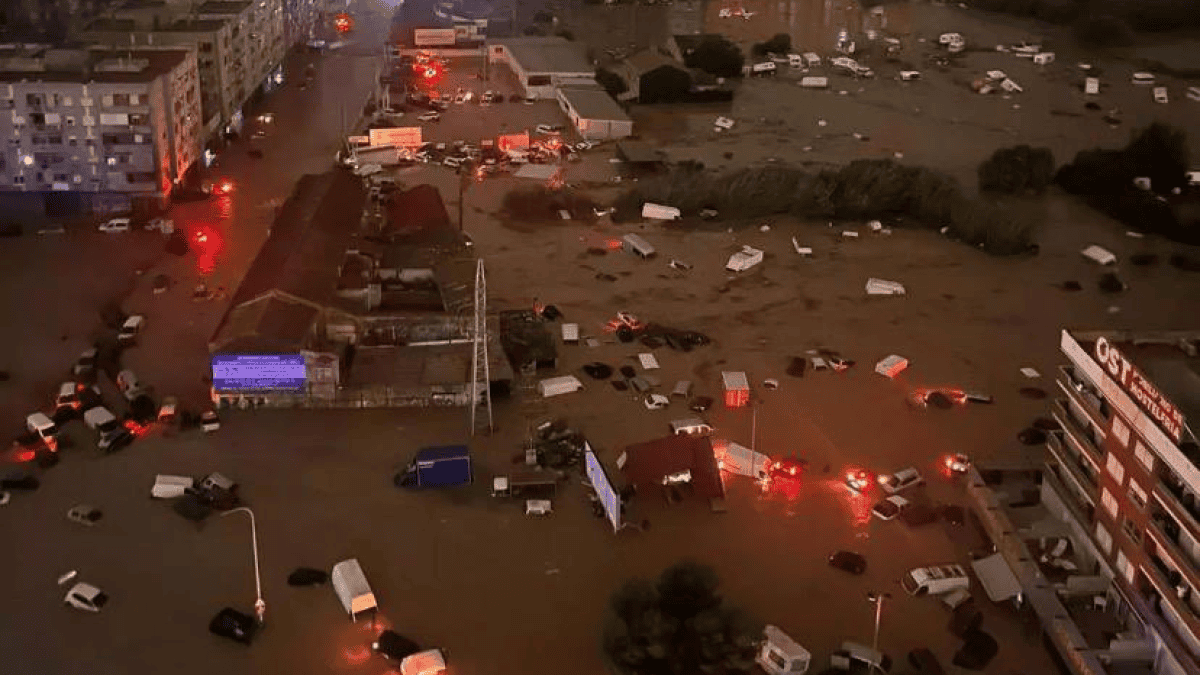 Inundaciones en Valencia dejan más de 90 muertos