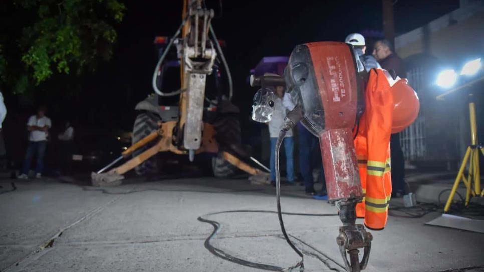 Gerardo Vargas inicia su gobierno con obra de alcantarillado en los primeros minutos del día