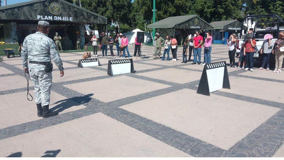 Binomios Caninos de la Guardia Nacional se llevan el show de la exposición militar en Culiacán