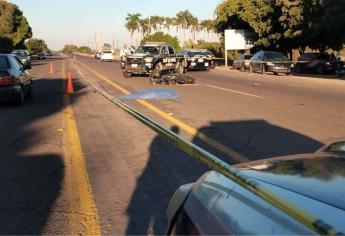 Un motociclista muere al chocar contra una camioneta en el poblado Nochebuena, Navolato