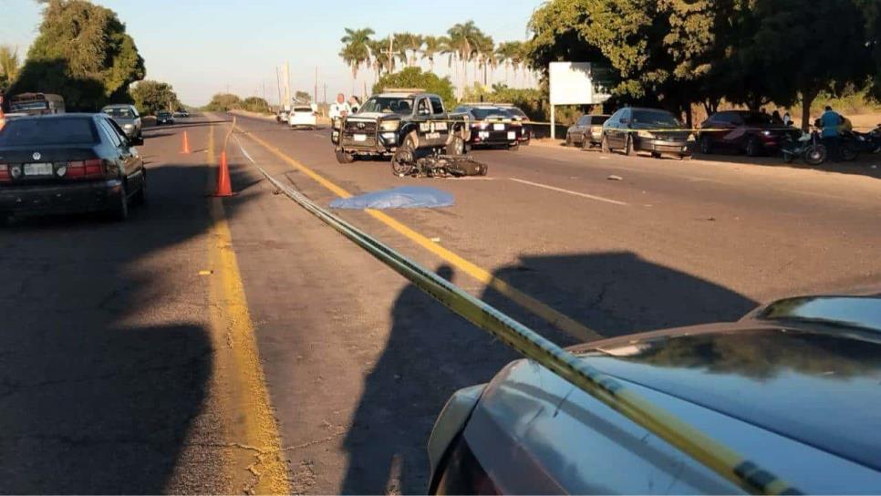 Un motociclista muere al chocar contra una camioneta en el poblado Nochebuena, Navolato