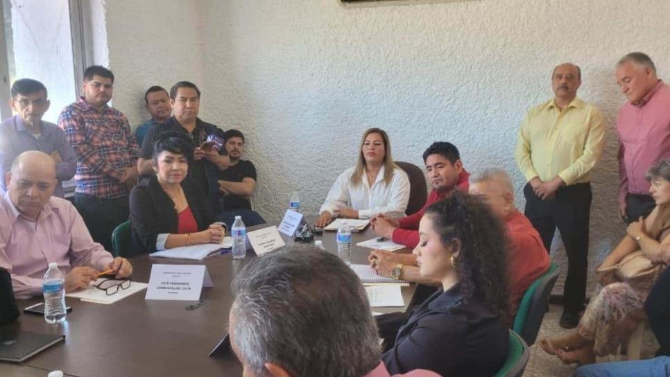 Evangelina Llanes nombra a parte de su gabinete en Juan José Ríos y aprueba reglamento interno