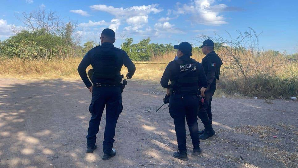 Con ropa táctica localizan el cuerpo de un hombre en el Tres Ríos de Culiacán