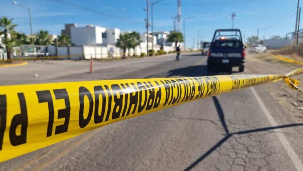 A plena luz del día arrojan un cuerpo a la salida de la colonia El Barrio en Culiacán 