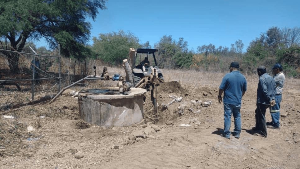 Autoridades de El Fuerte construyen 5 pozos para llevarle agua a comunidades