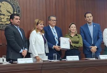 Secretario General de Gobierno entrega al Congreso el Tercer Informe de Rubén Rocha Moya 