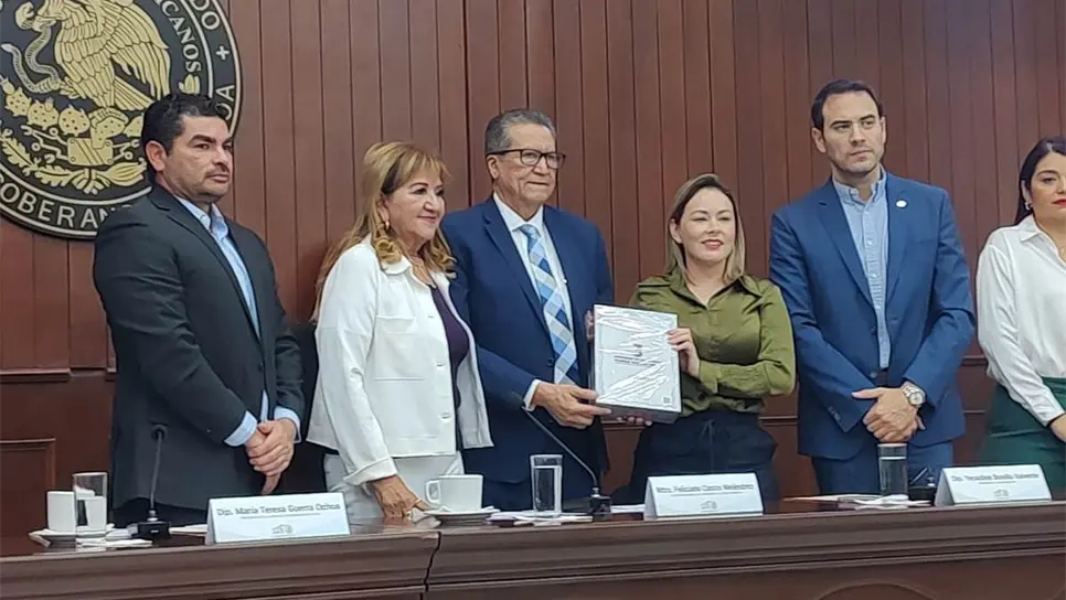 Secretario General de Gobierno entrega al Congreso el Tercer Informe de Rubén Rocha Moya