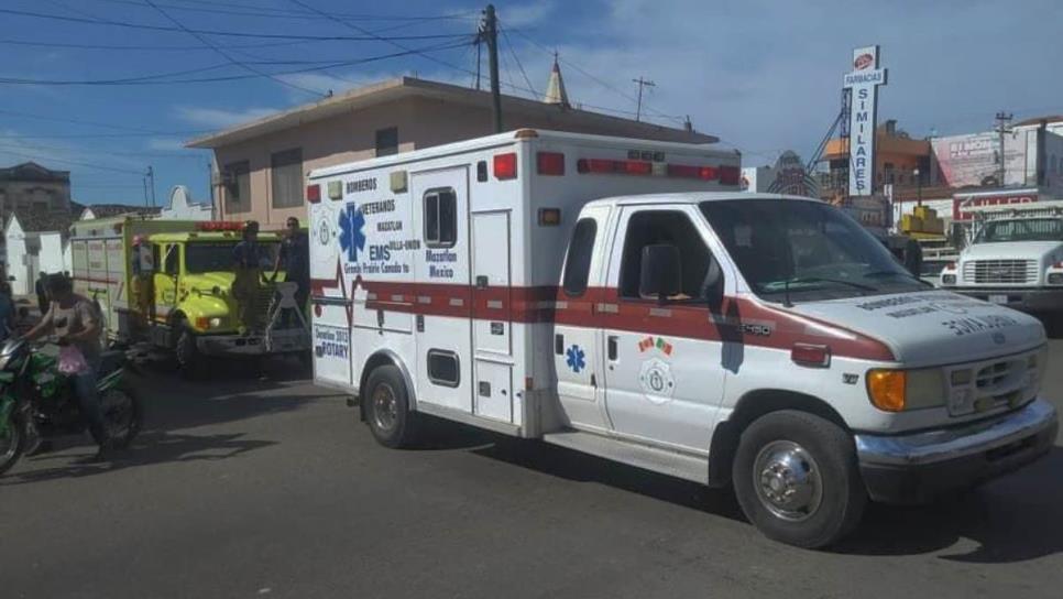 Sujetos armados intentan robar ambulancia de bomberos en Villa Unión y amenazan con "levantar" a elementos 