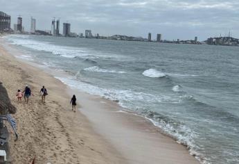 Playas de Mazatlán registran “mar picado” recomiendan tener precaución