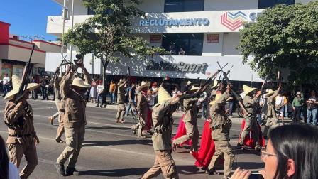 Con un gran desfile, conmemoran el 114 aniversario de la Revolución Mexicana, en Culiacán