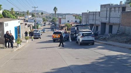 Un hombre es ejecutado a balazos dentro de su camioneta en la colonia Buenos Aires en Culiacán