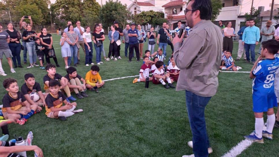 Gámez Mendívil beneficia a más de 100 niños con cancha de fútbol en la colonia Universidad 94