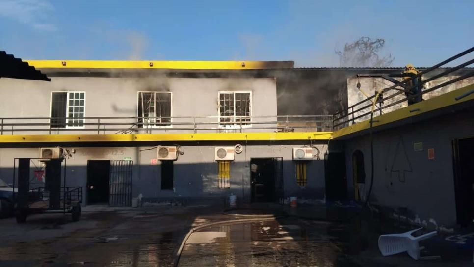 Queman dos domicilios y cuatro carros en el fraccionamiento Costa del Sol en Culiacán