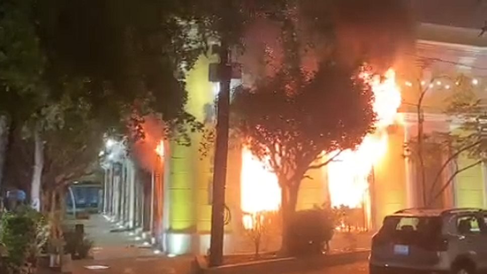 Se incendia el Museo de Arte de Mazatlán | VIDEO