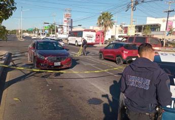 Abandonan auto baleado tras ataque a policías estatales en Culiacán