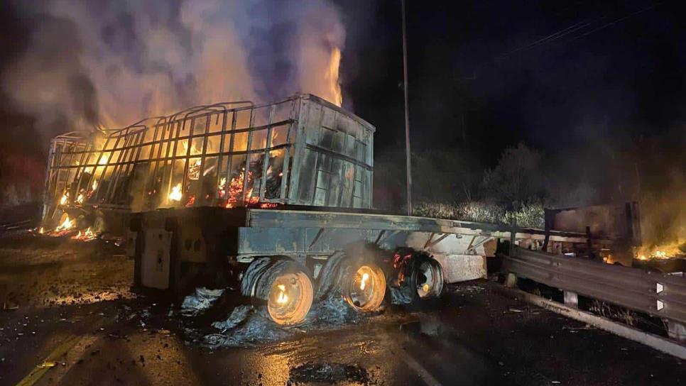 Choque frontal en la Durango-Mazatlán deja una persona sin vida; la autopista continúa cerrada