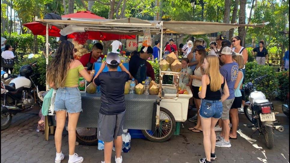 Mazatlán luce lleno de turistas con la llegada de cerda de 8 mil personas a bordo de cruceros 