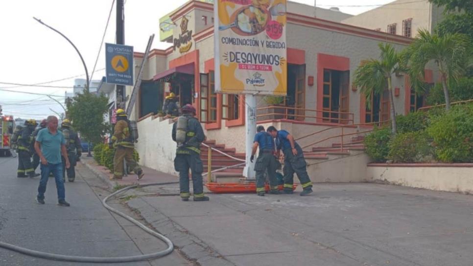 Pino navideño provoca un incendio en el restaurante Palomar de los Pobres de Culiacán