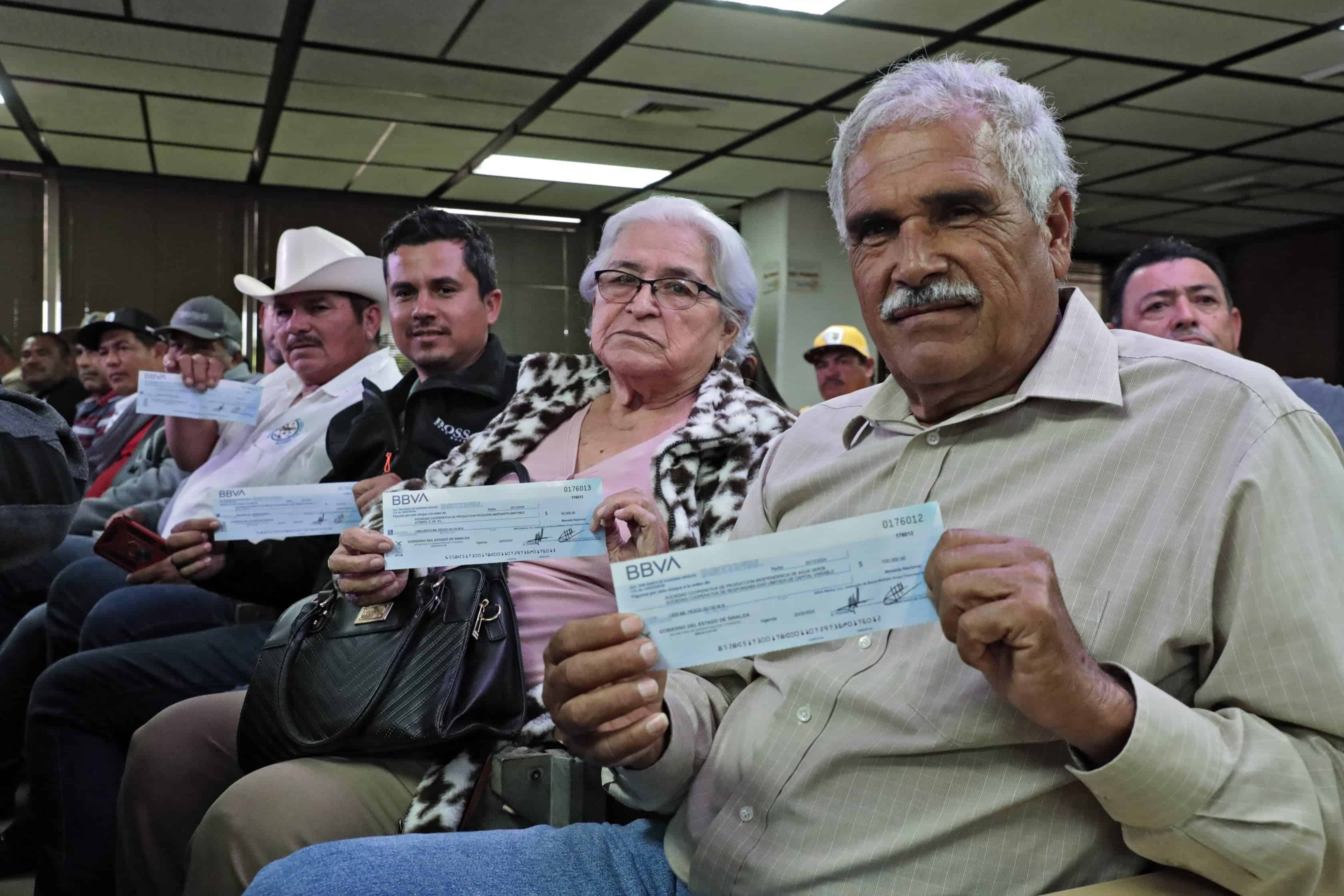 Por segundo año consecutivo, el gobernador Rocha entregó apoyos a Cooperativas  Pesqueras de Camarón | Luz Noticias